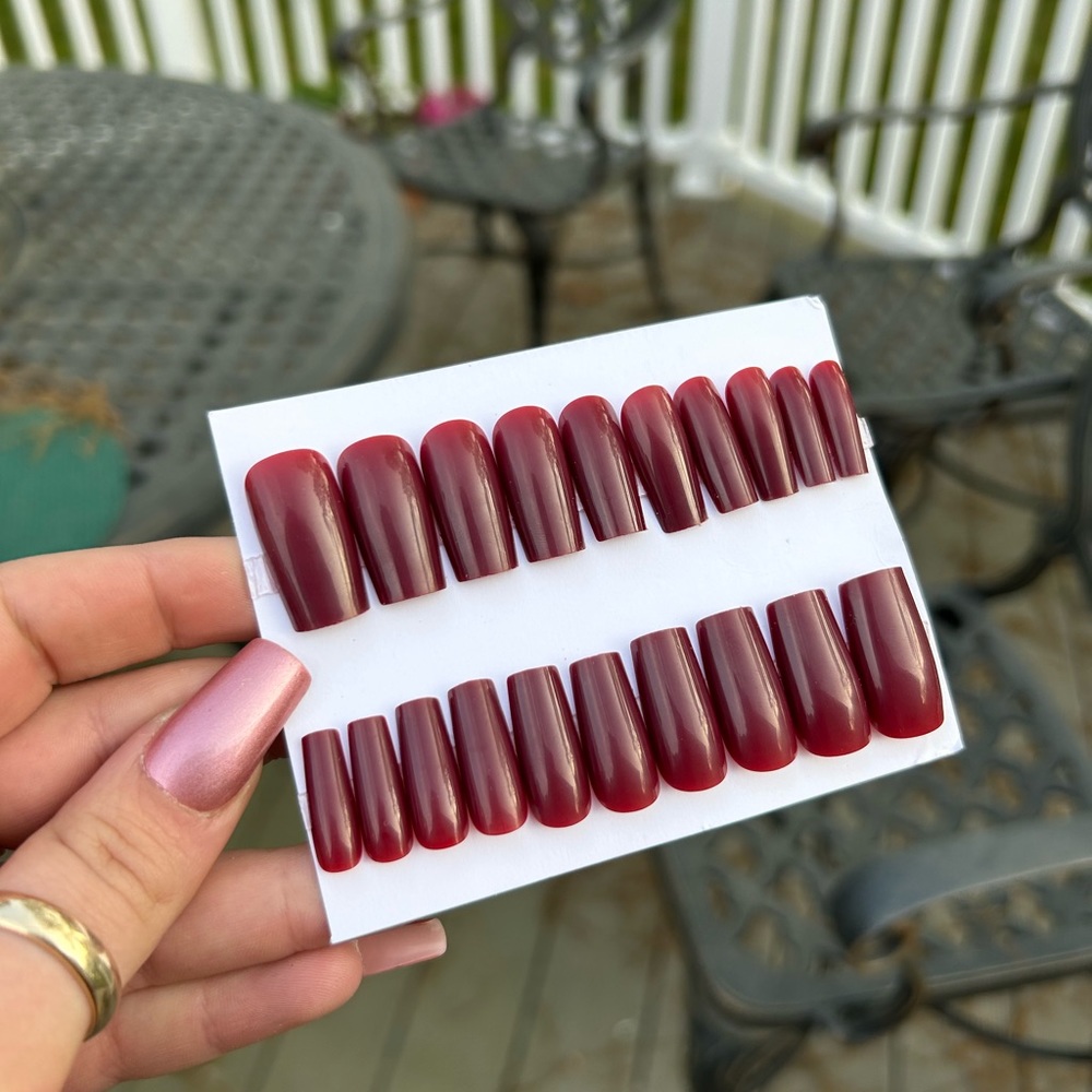 Dark red press on nails